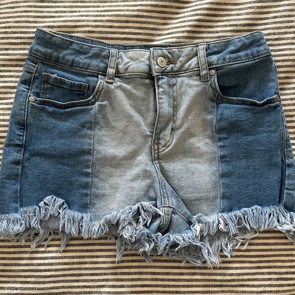 Altar’d state two toned jean shorts distressed at hem line